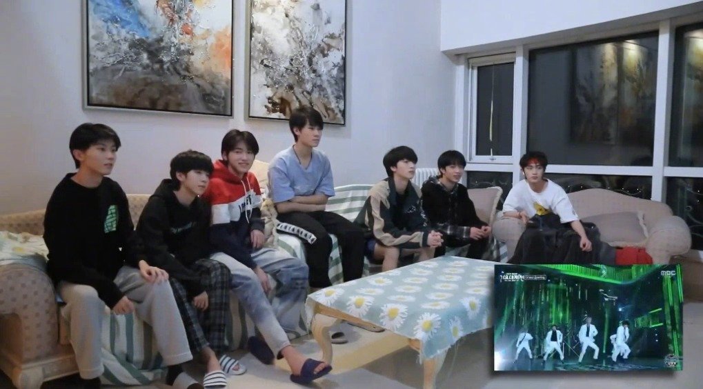 时代少年团在看NCT舞台, 次元壁破了的感觉...